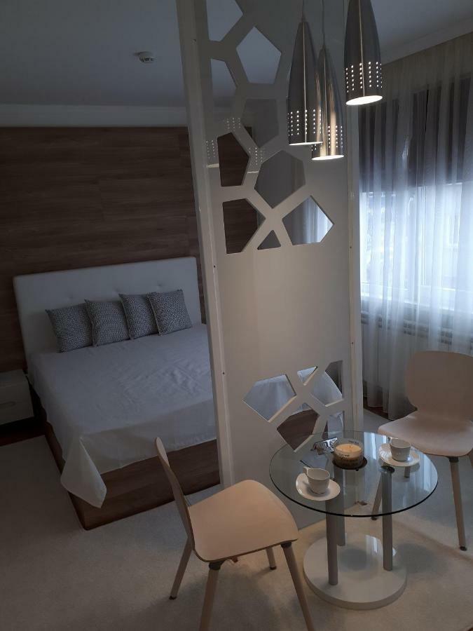 Apartment Art 大特尔诺沃 外观 照片
